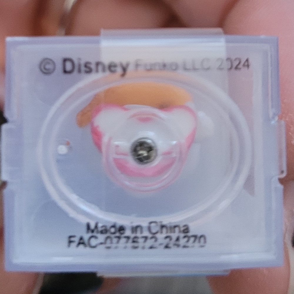 Funko Bitty Pop! of Daisy Duck from the Disney Mickey and Friends series. - Picture 5 of 8